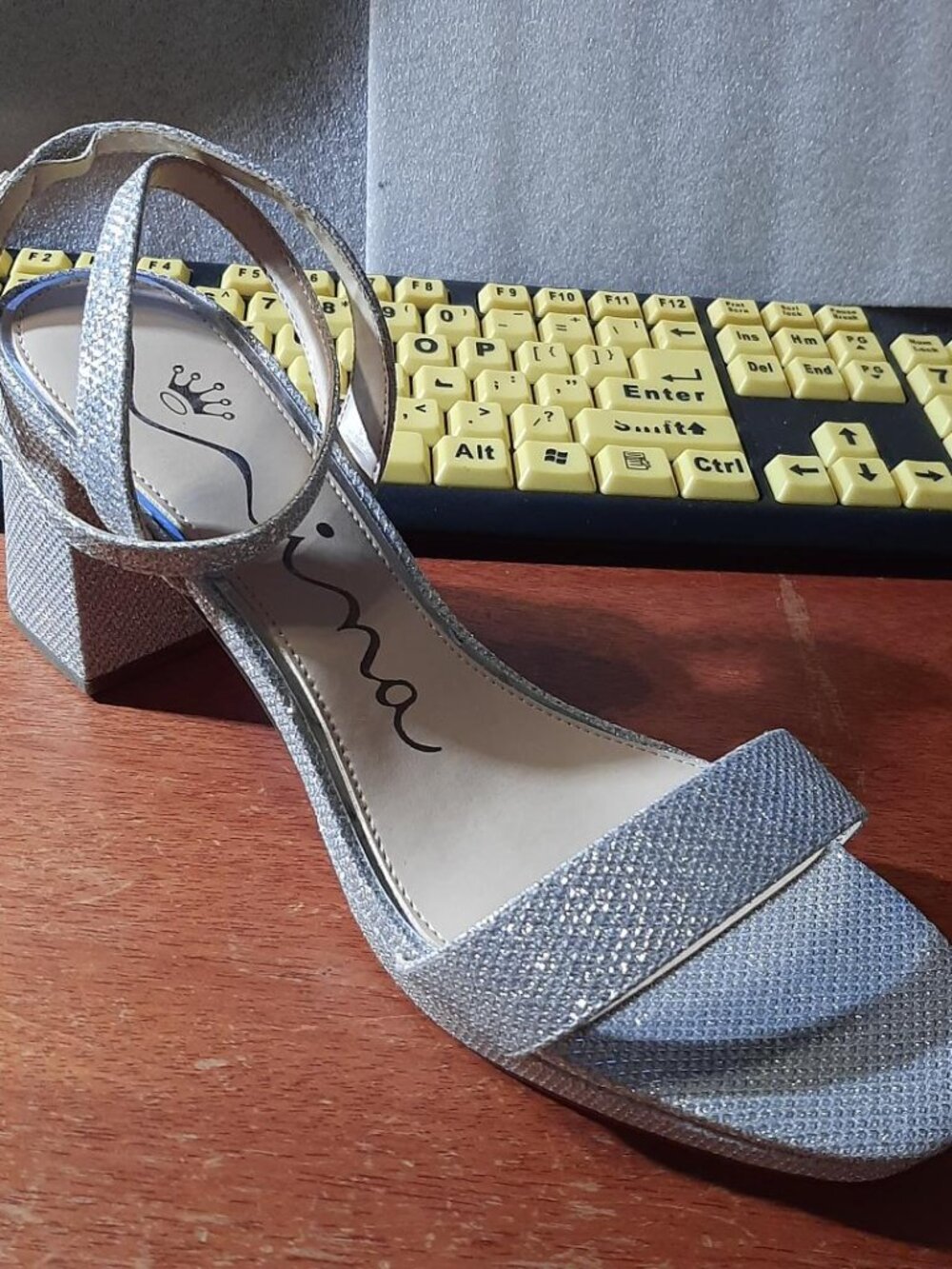 NEW ! Women Mia Ankle Strap Sandal in Silver Glittering Size 8.5